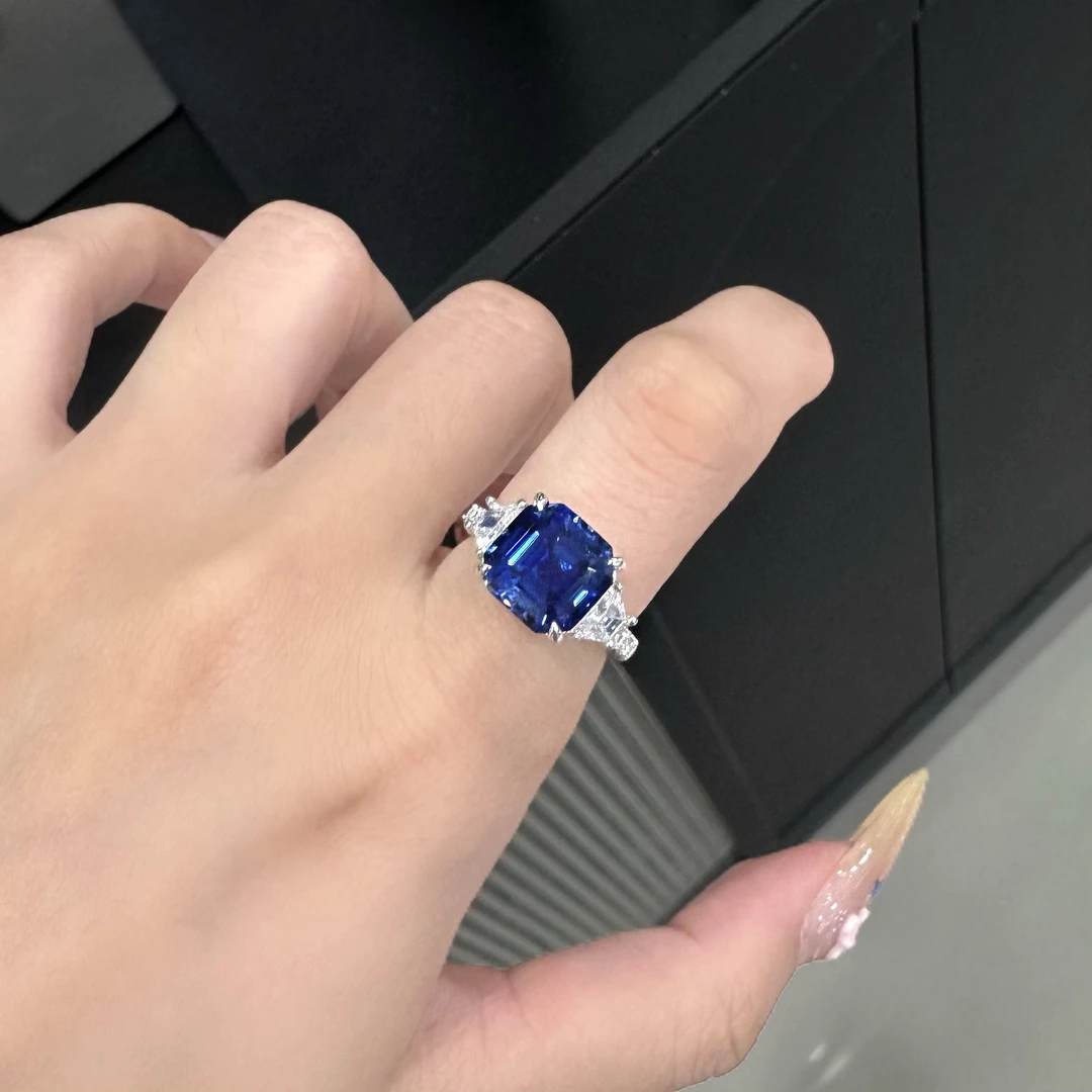 培育蓝宝石R4773 新款满钻镶嵌皇家蓝色奢华满钻三石戒指