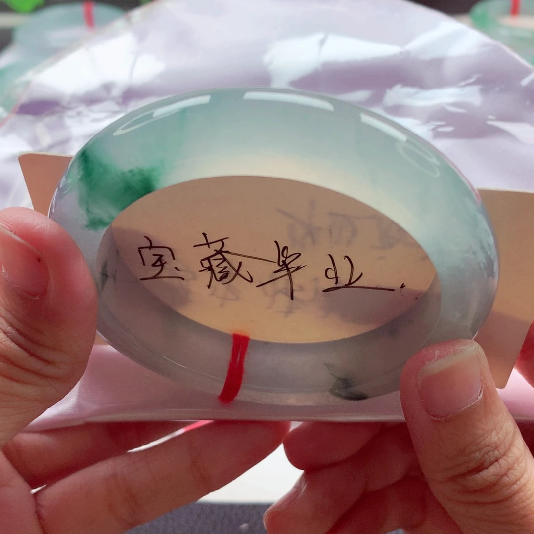 翡翠未镶嵌手镯57.5炸光高冰飘花绝美毕业性价比强推A