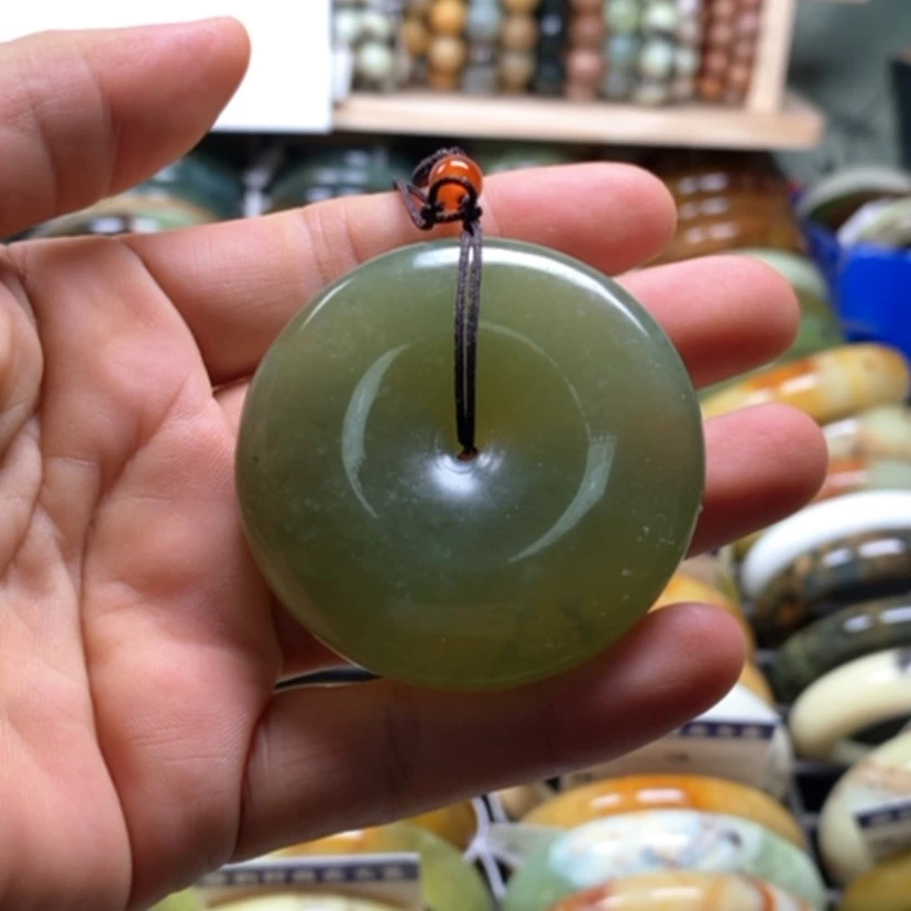 【闪购商品】蛇纹石玉未镶嵌手镯（贵妃镯）
