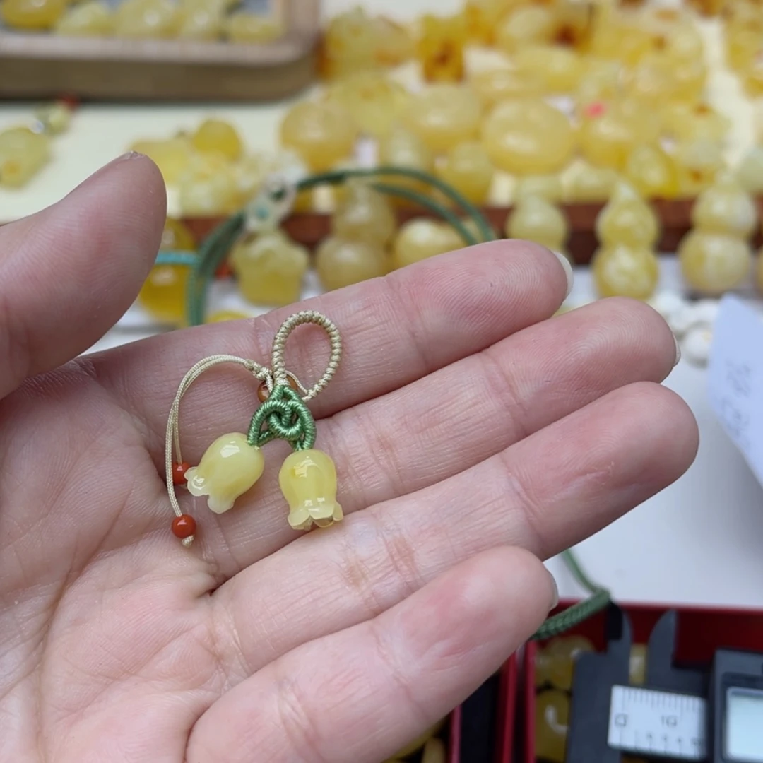 【闪购商品】蜜蜡裸石未镶嵌L**i配饰