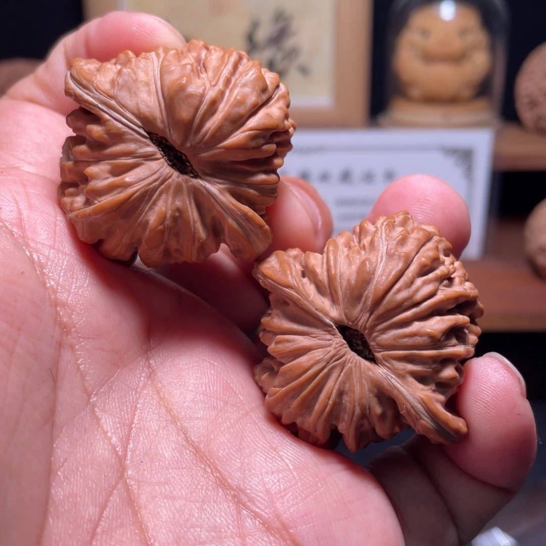 皮***、文玩核桃把件汉高楼42尺