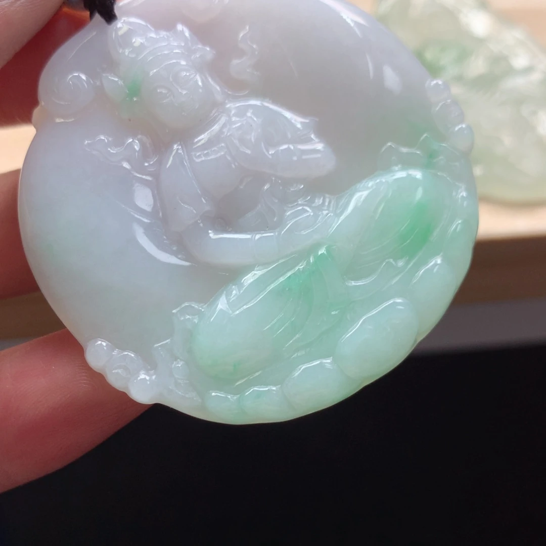 颈饰未镶嵌翡翠吊坠