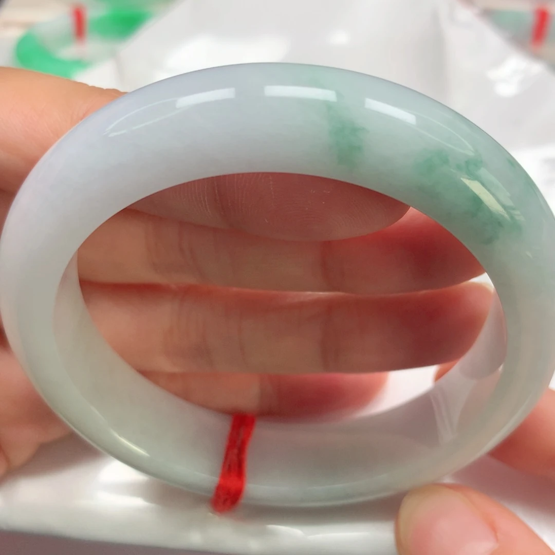 翡翠未镶嵌手镯宽版厚装带绿