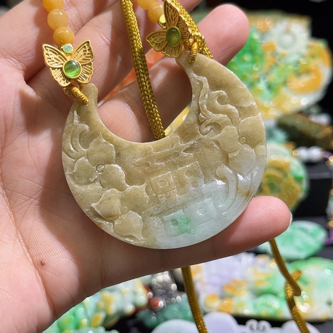 翡翠未镶嵌颈饰待编织