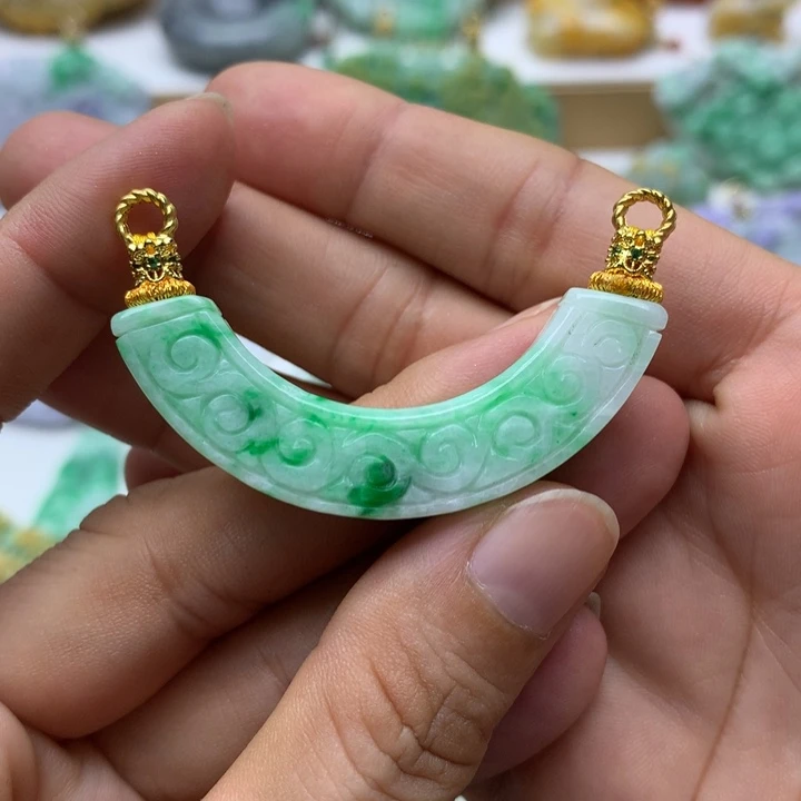 颈饰未镶嵌翡翠翡翠