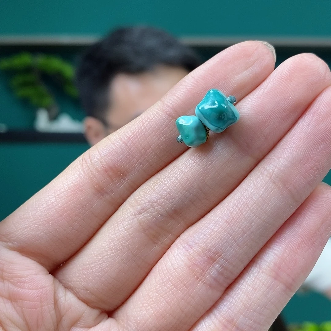 绿松石未镶嵌珠宝奇石