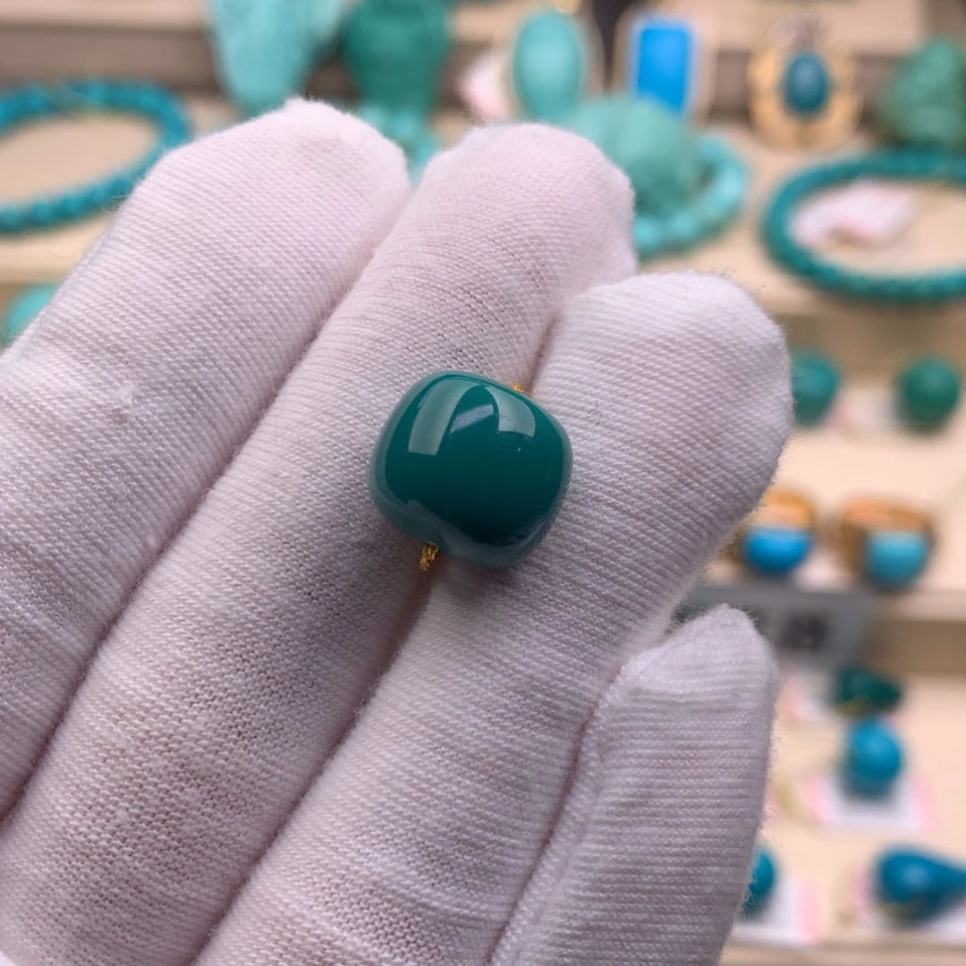 绿松石未镶嵌珠宝奇石12.5×10.8