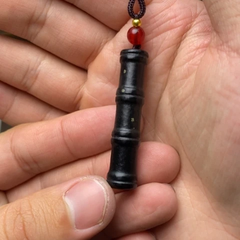 王***波和田玉未镶嵌颈饰