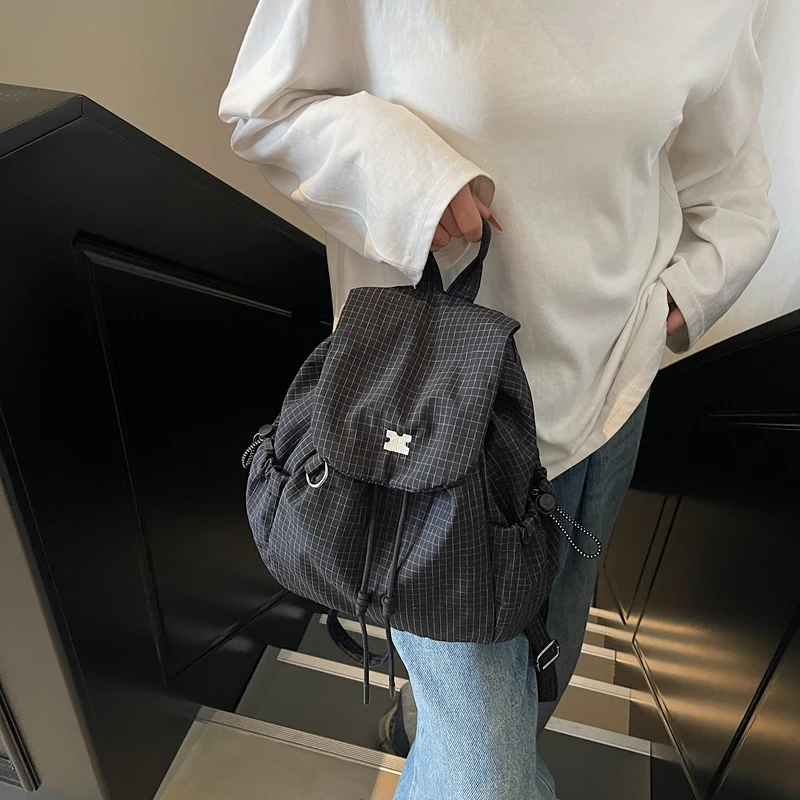 双肩时尚网红布包潮流双肩包个性休闲包盖车缝线学院风小众