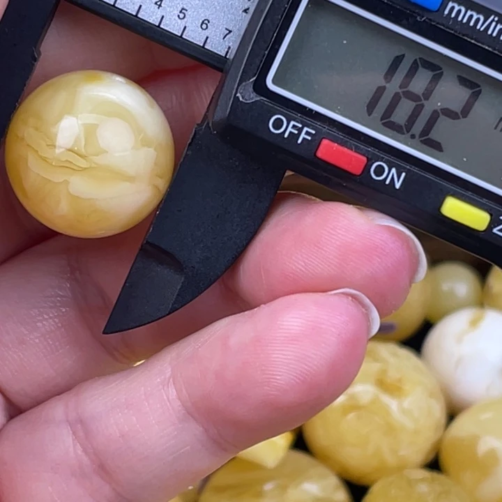 蜜蜡未镶嵌裸石569