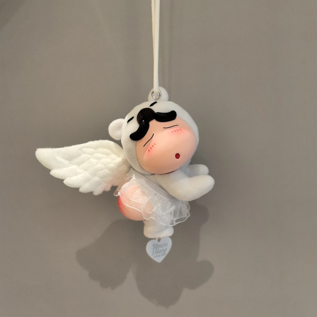 蜡笔小新造型植绒屁屁熊可爱卡通车载车挂创意礼物创意小众挂件