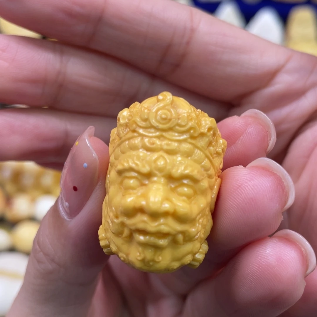 裸石蜜蜡未镶嵌琥珀蜜蜡雕刻件