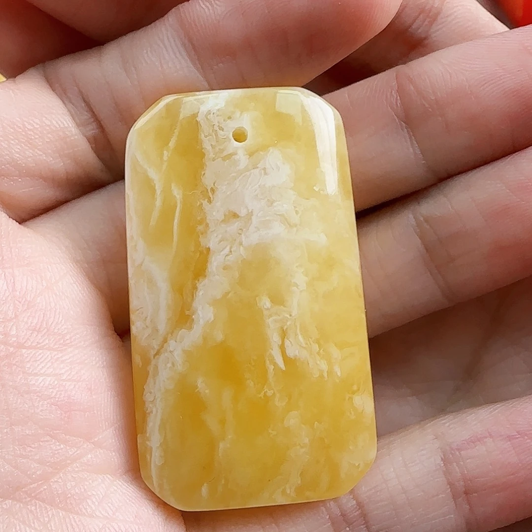 蜜蜡未镶嵌珠宝奇石