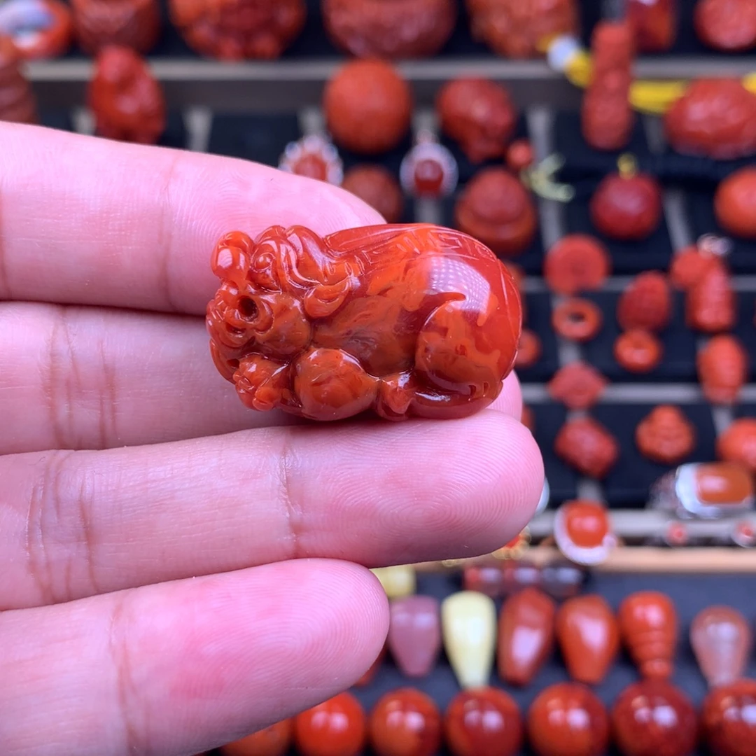 未镶嵌牛血柿子貔貅17+南红玛瑙