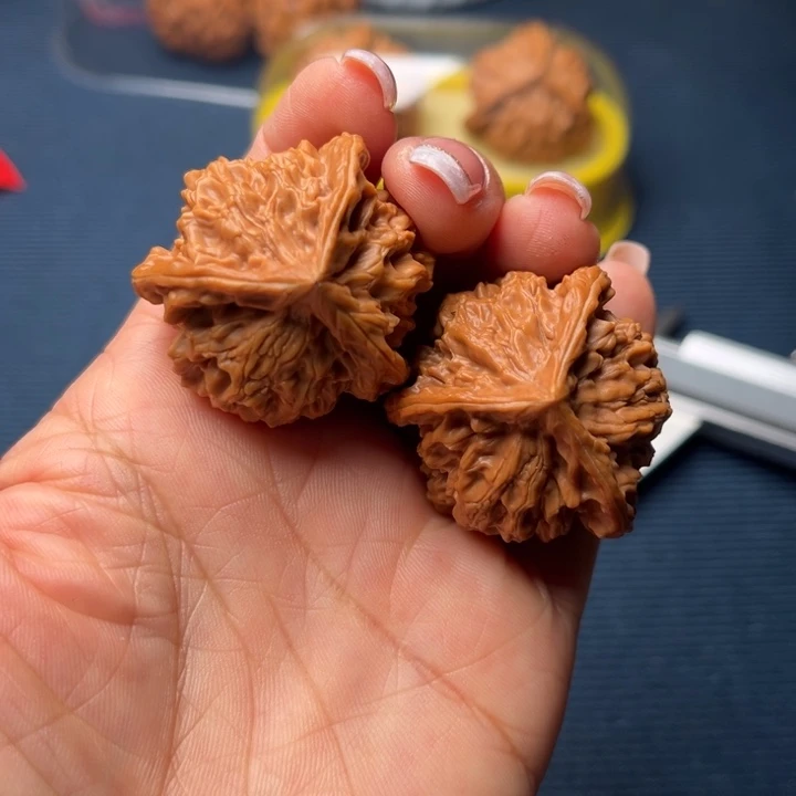 文玩核桃吊坠36盘山三棱