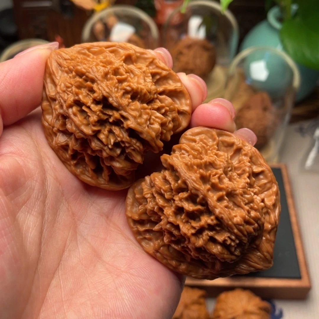 桃核把件53克全品桃心满天星46