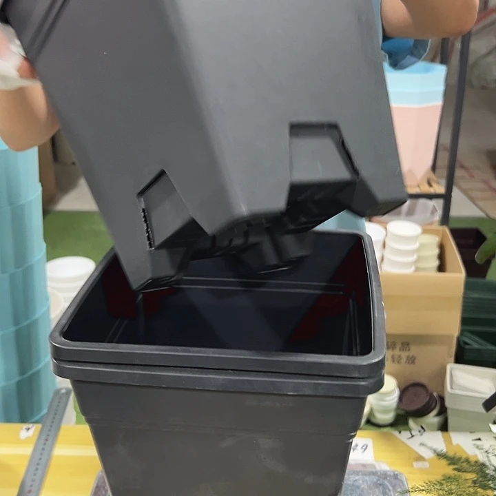 方形250口23高26黑色带托3只