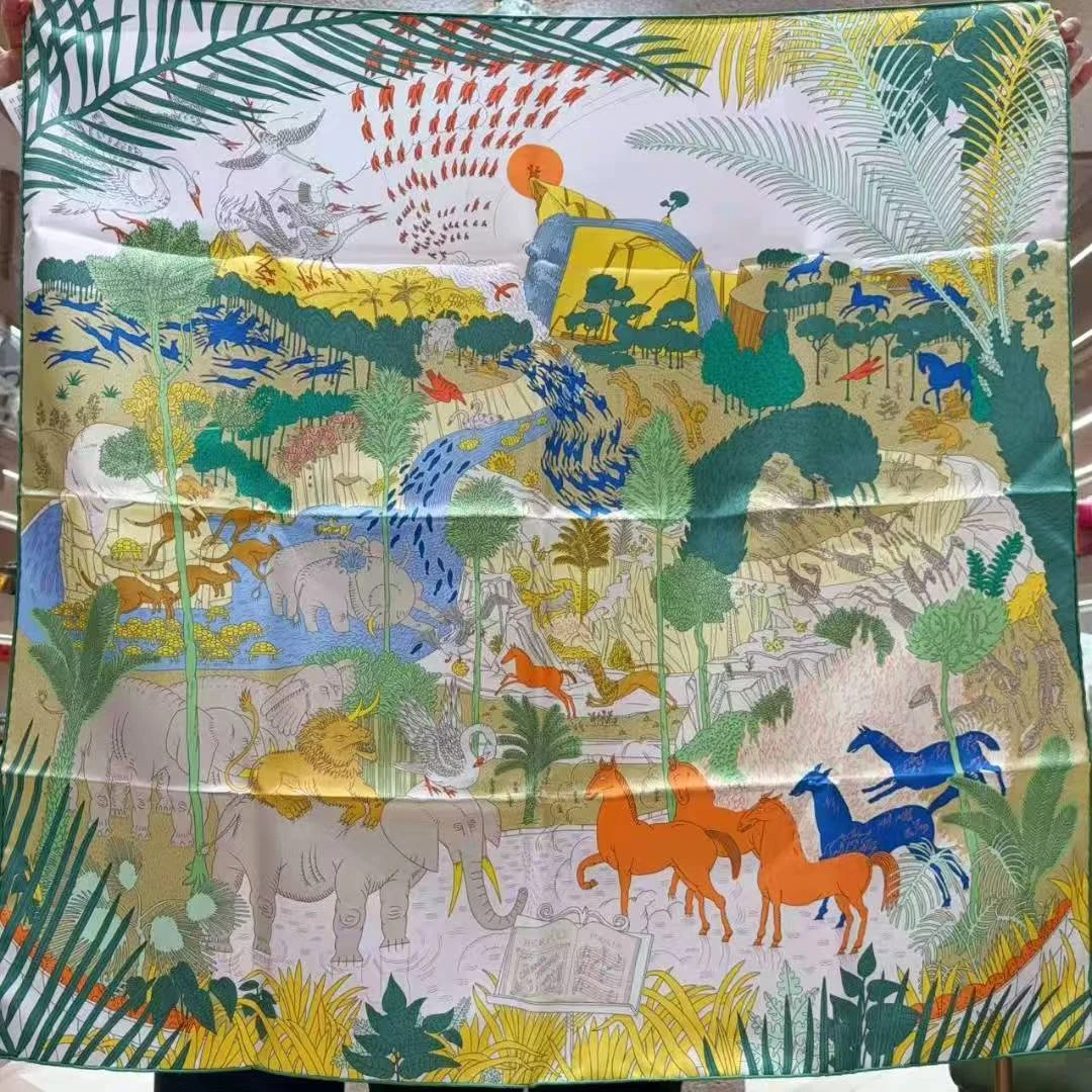 未使用 Hermes/爱马仕 “动物狂欢”丝巾尺寸： 90x90cm！绿色