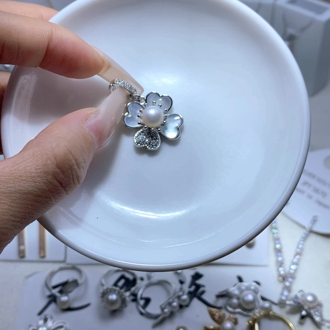 淡水珍珠耳饰未镶嵌