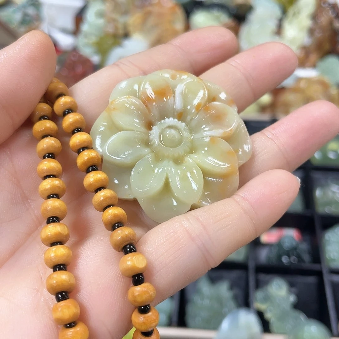 蛇纹石玉颈饰未镶嵌