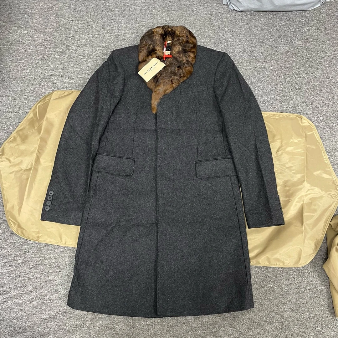 99新 BURBERRY/博柏利 兔毛领 羊毛大衣 带吊牌 48码