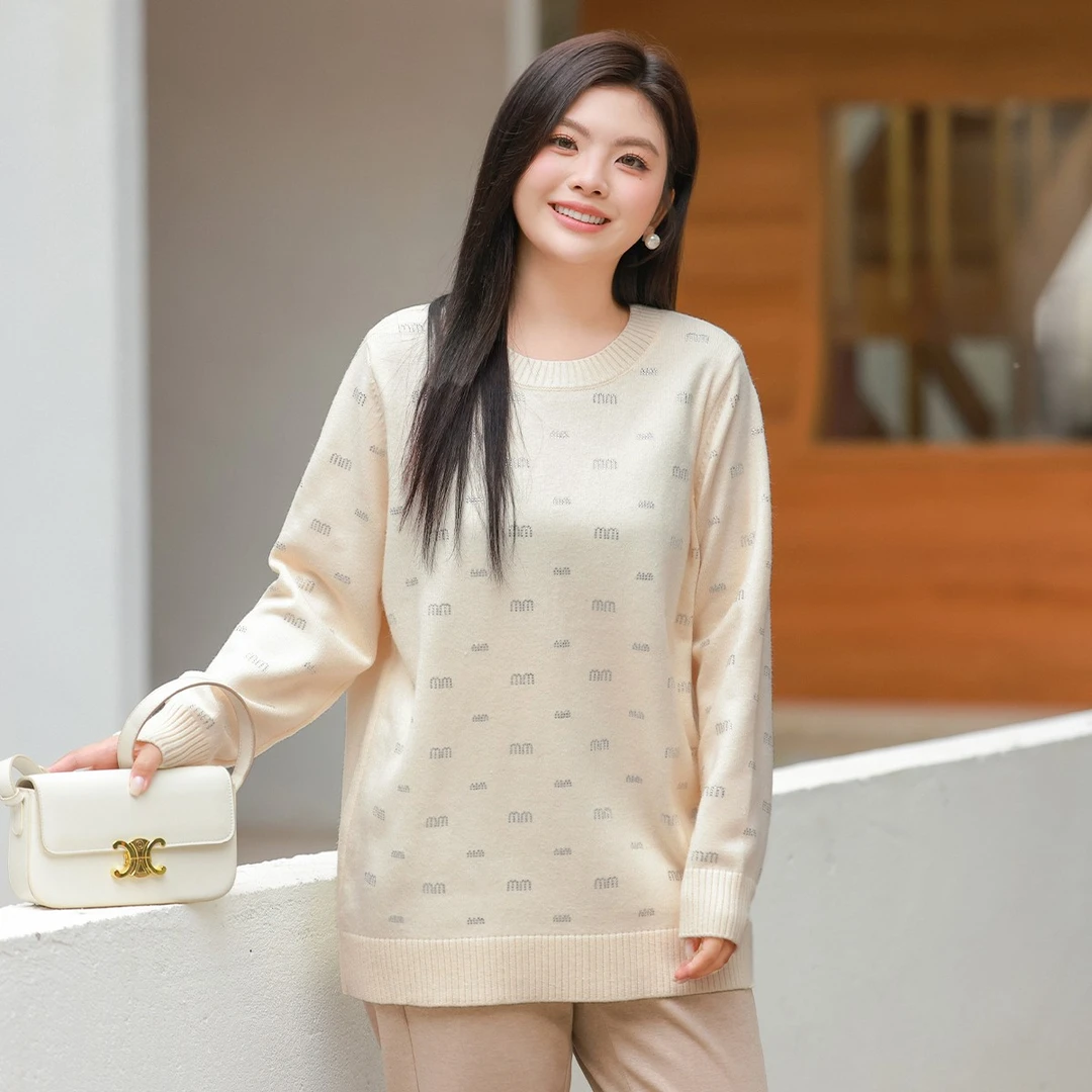 【48支安哥拉绒&重工烫钻】MsShe大码女装春季字母毛衣Q2411039
