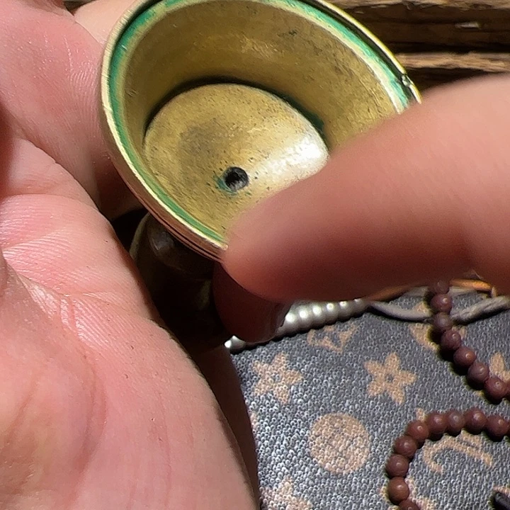 玻璃颈饰在这里的