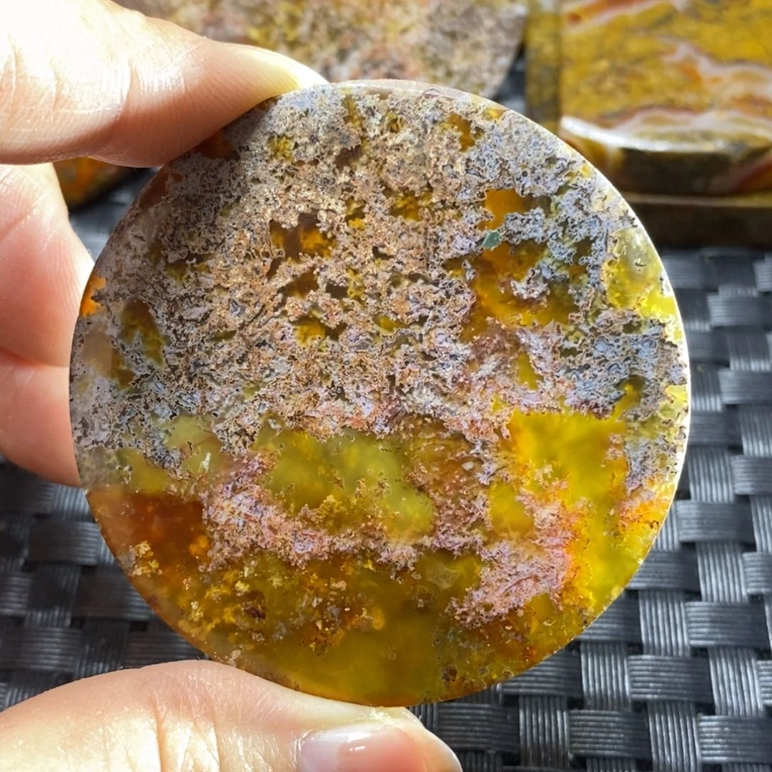 玛瑙/玉髓挂件未镶嵌黄**国