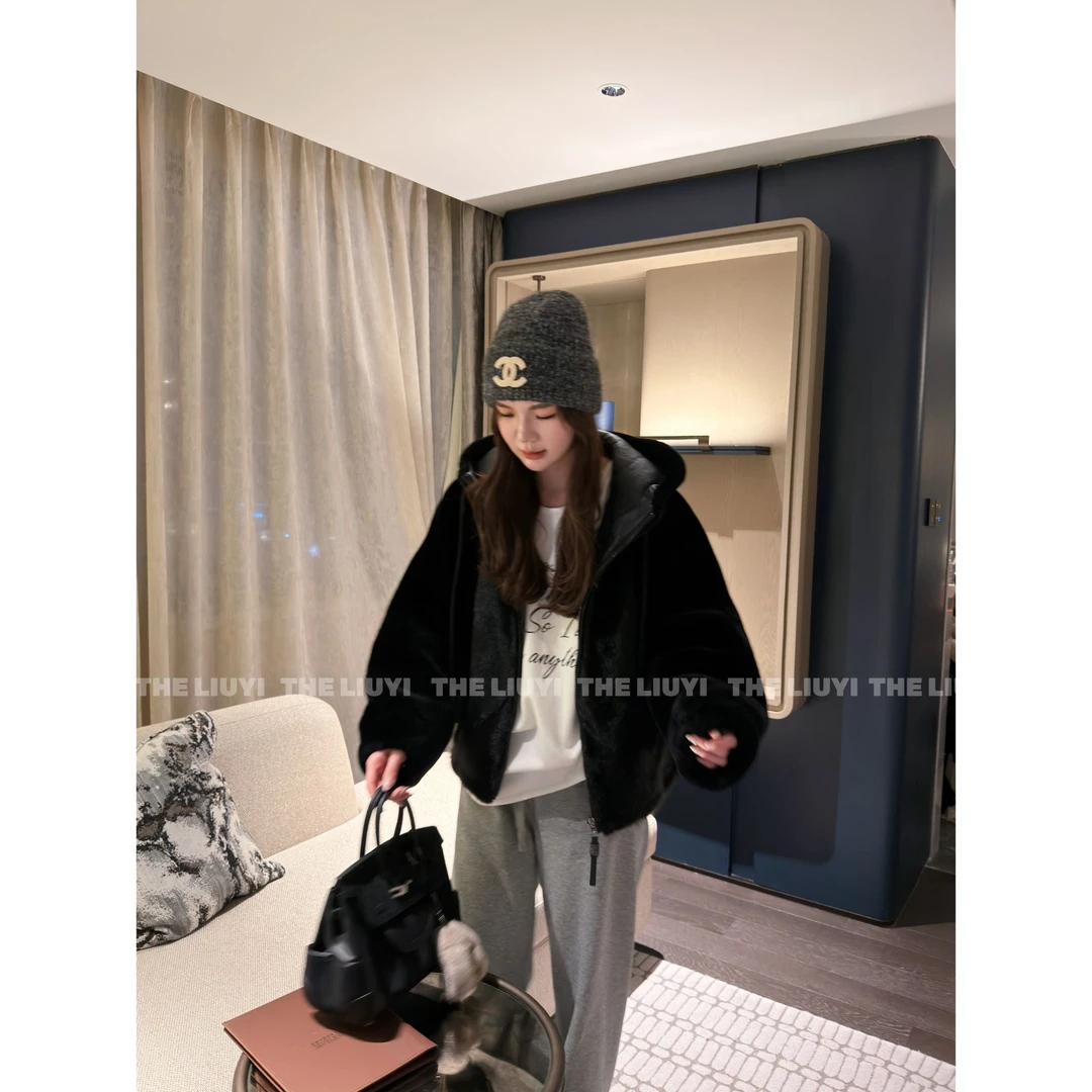 【LIUYI】丹麦进口水貂拼接美丽奴羊皮毛一体连帽外套51204B6