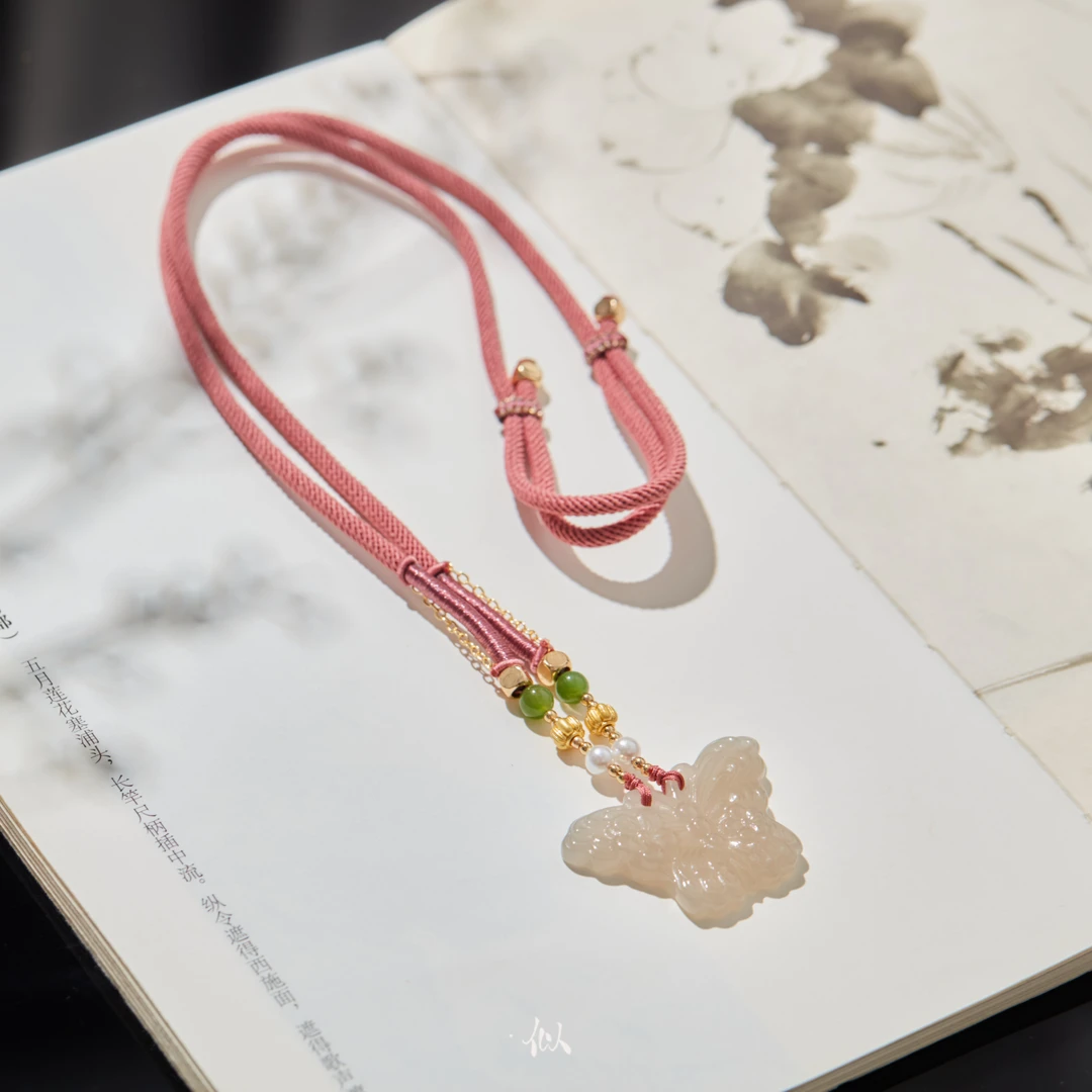 L【蝶遇】·似梓珠宝· 和田玉藕粉蝴蝶项链 SZCC1540104