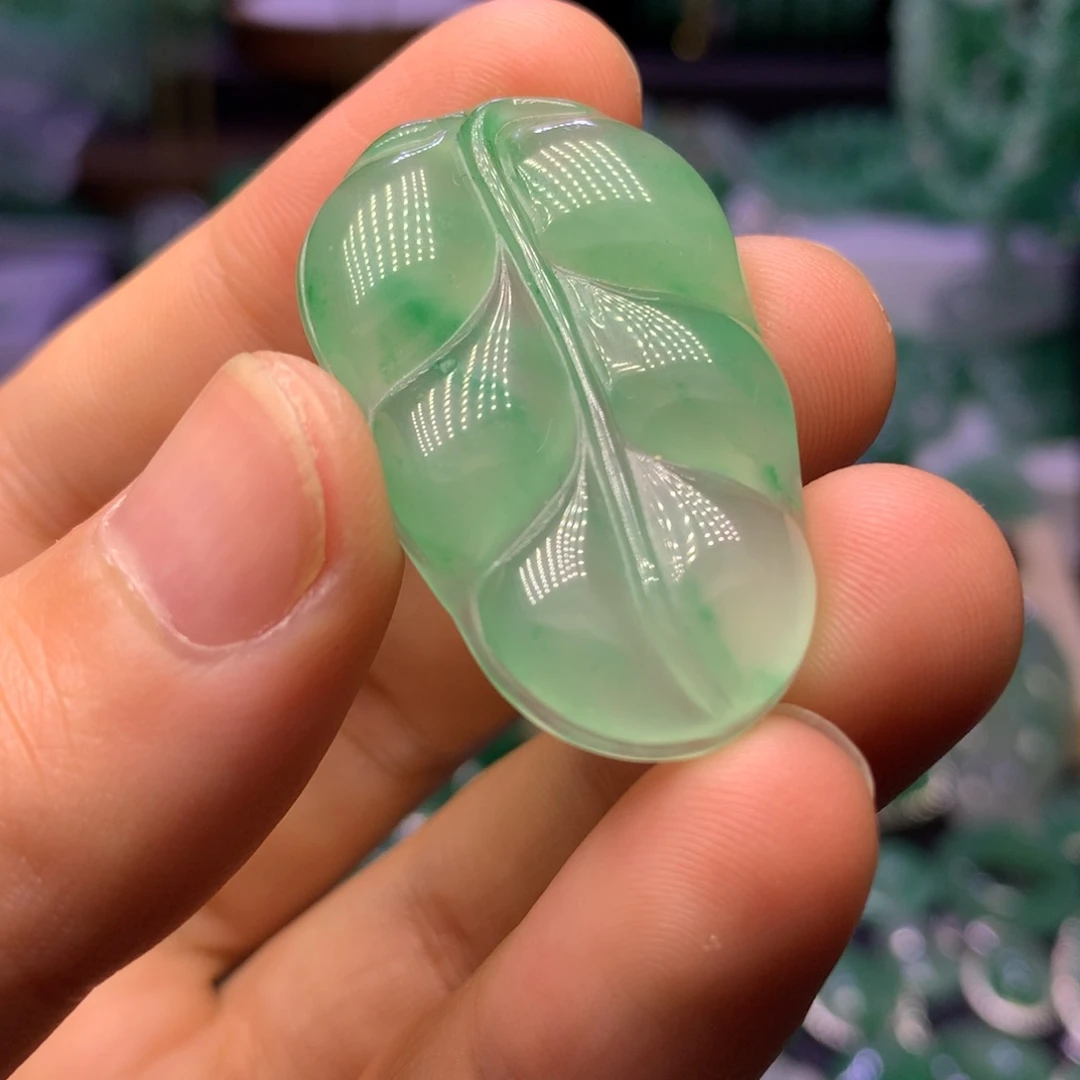 石英质玉（非洲翠）未镶嵌颈饰