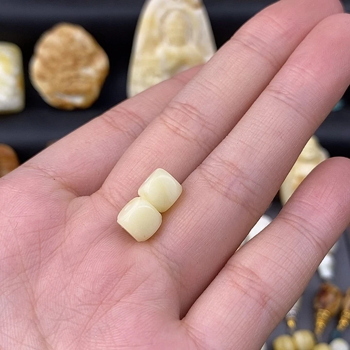 琥珀未镶嵌裸石7六方对珠