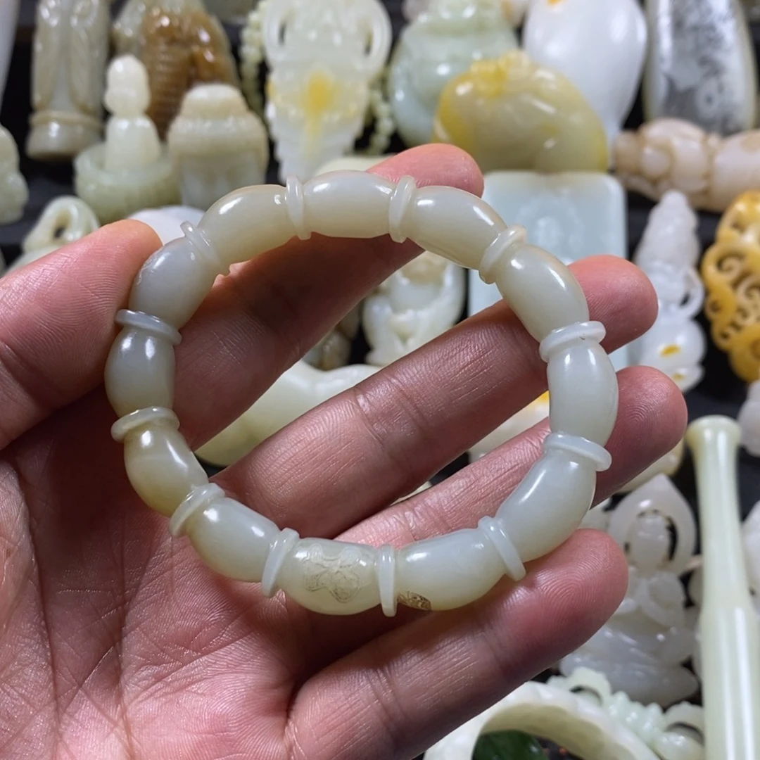 和田玉颈饰未镶嵌