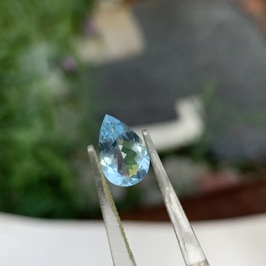 1.9克拉天然圣玛利亚海蓝宝裸石干净玻璃体爆闪满火彩