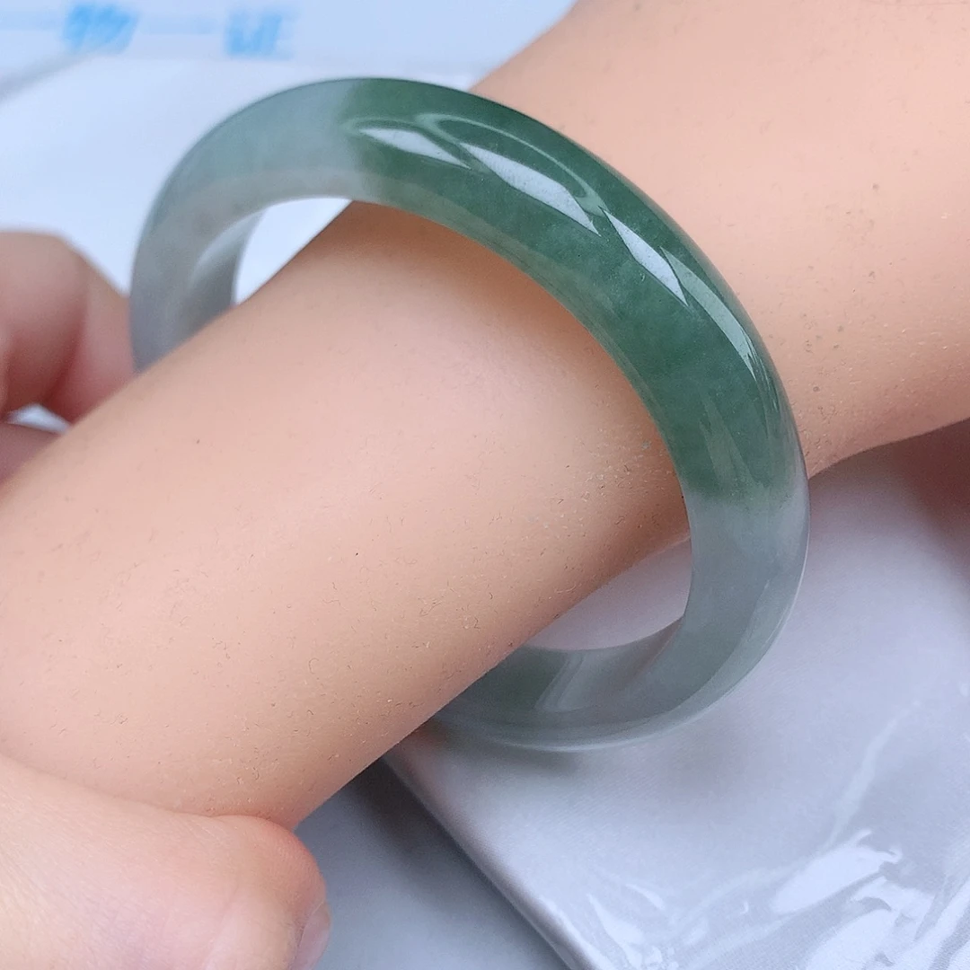 翡翠手镯未镶嵌天然