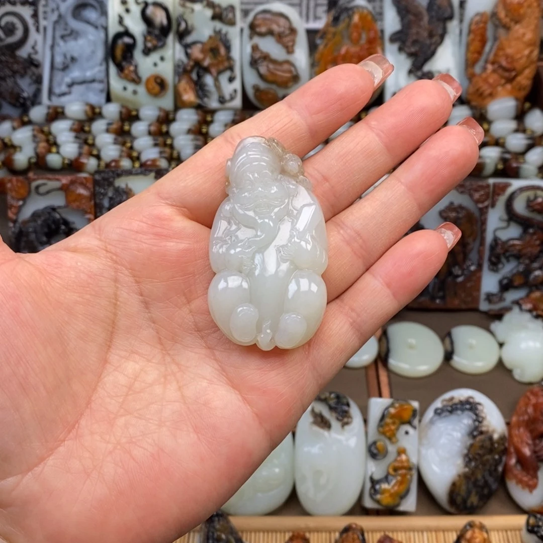 颈饰未镶嵌和田玉