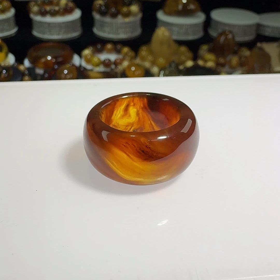 曹***红琥珀未镶嵌裸石天然缅甸红蜜扳指
