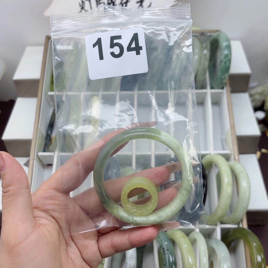 蛇纹石玉未镶嵌手镯别*