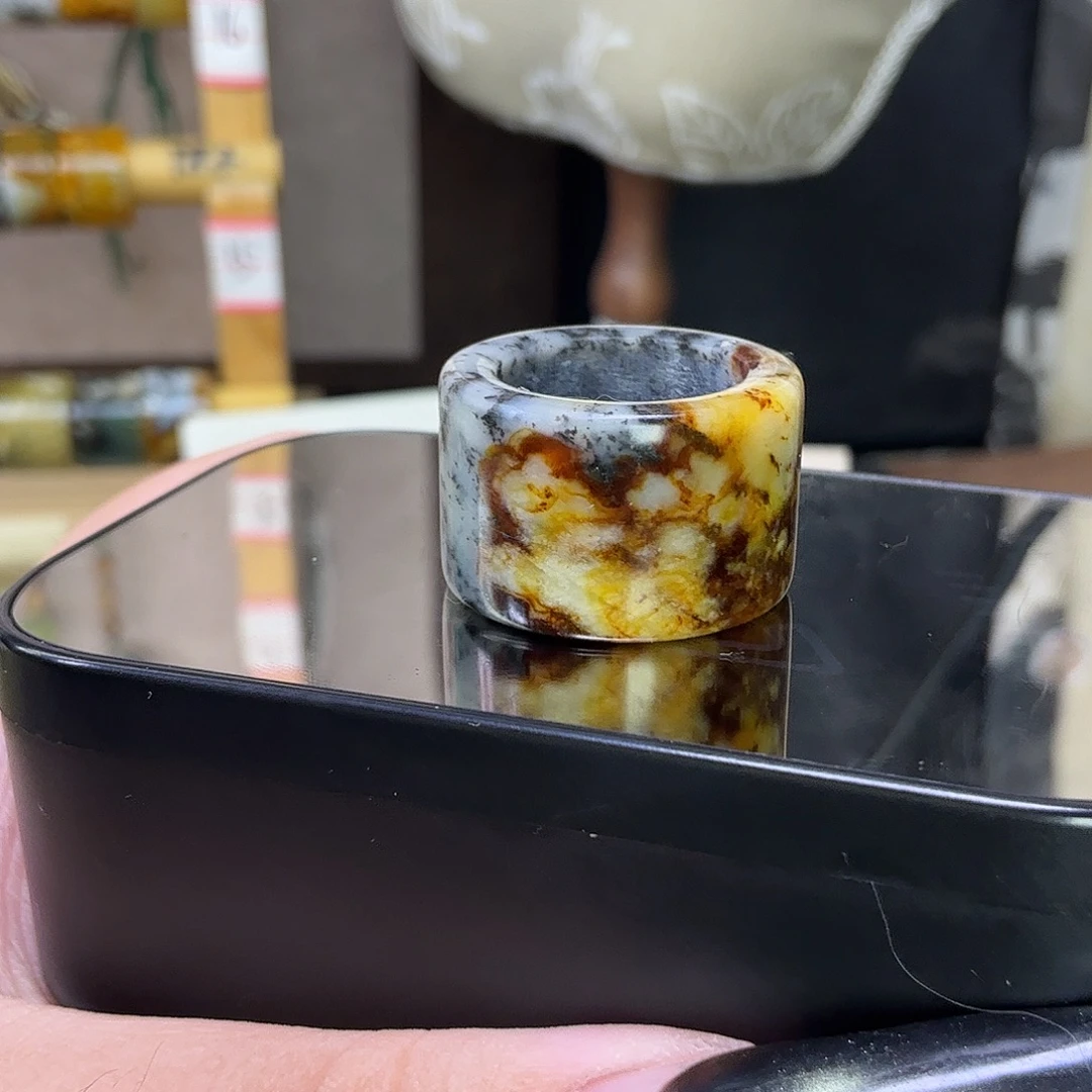 蛇纹石玉未镶嵌戒指16.9微瑕