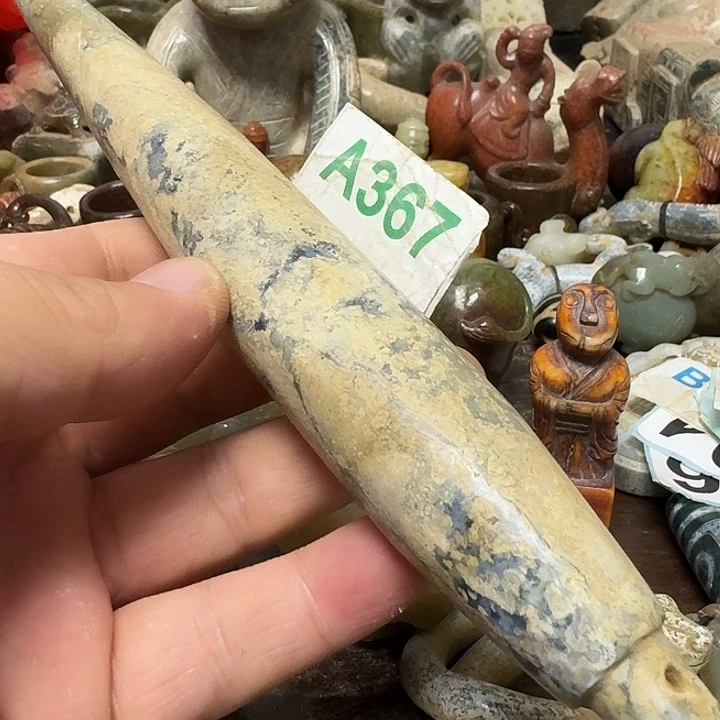 和田玉未镶嵌颈饰问**千