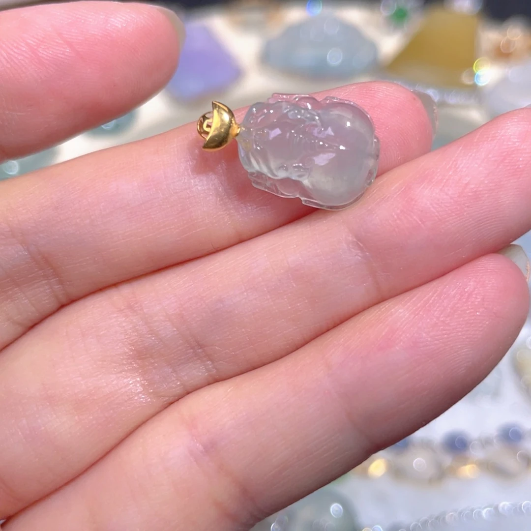 翡翠18K金镶嵌颈饰翡翠