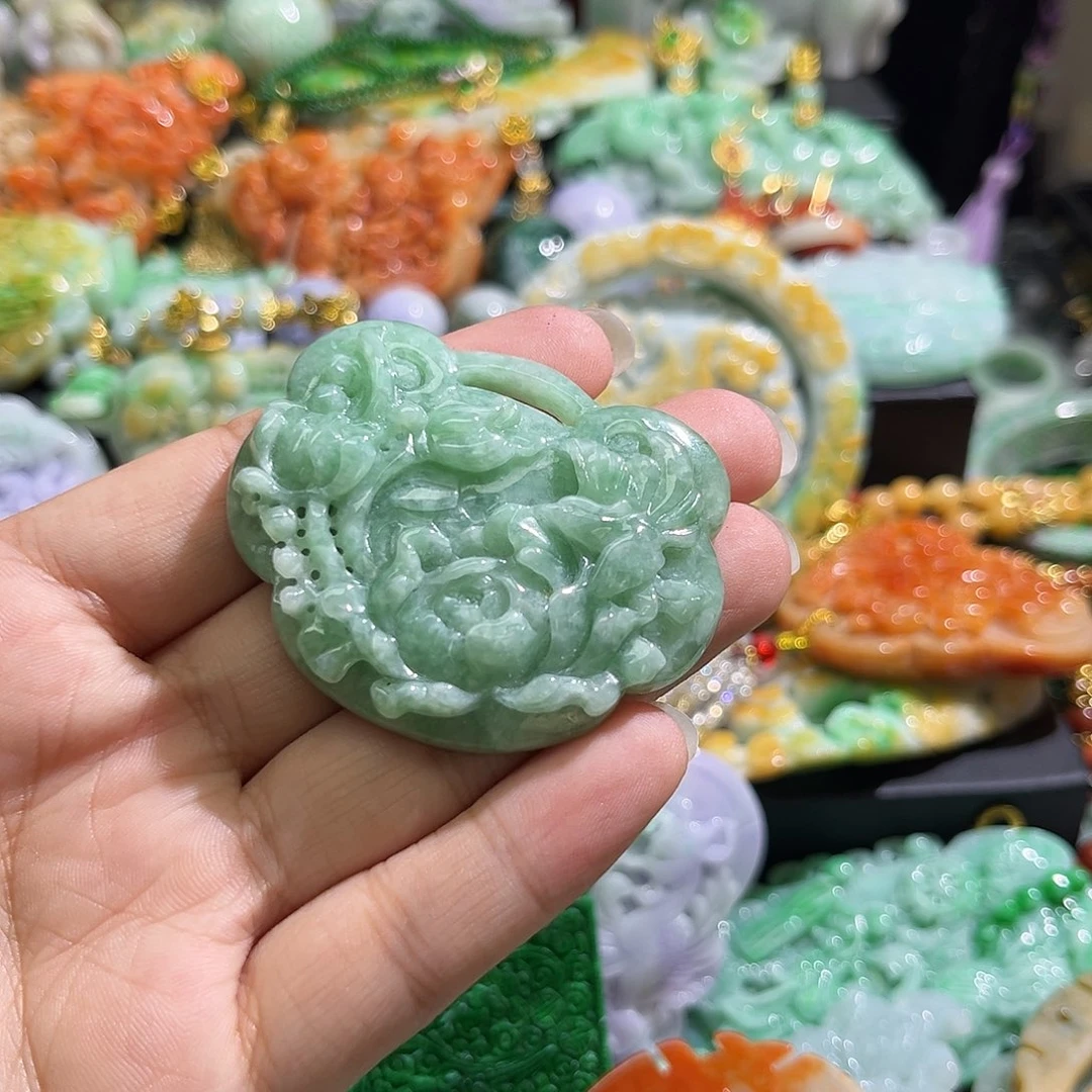 ****愿翡翠未镶嵌颈饰待编织