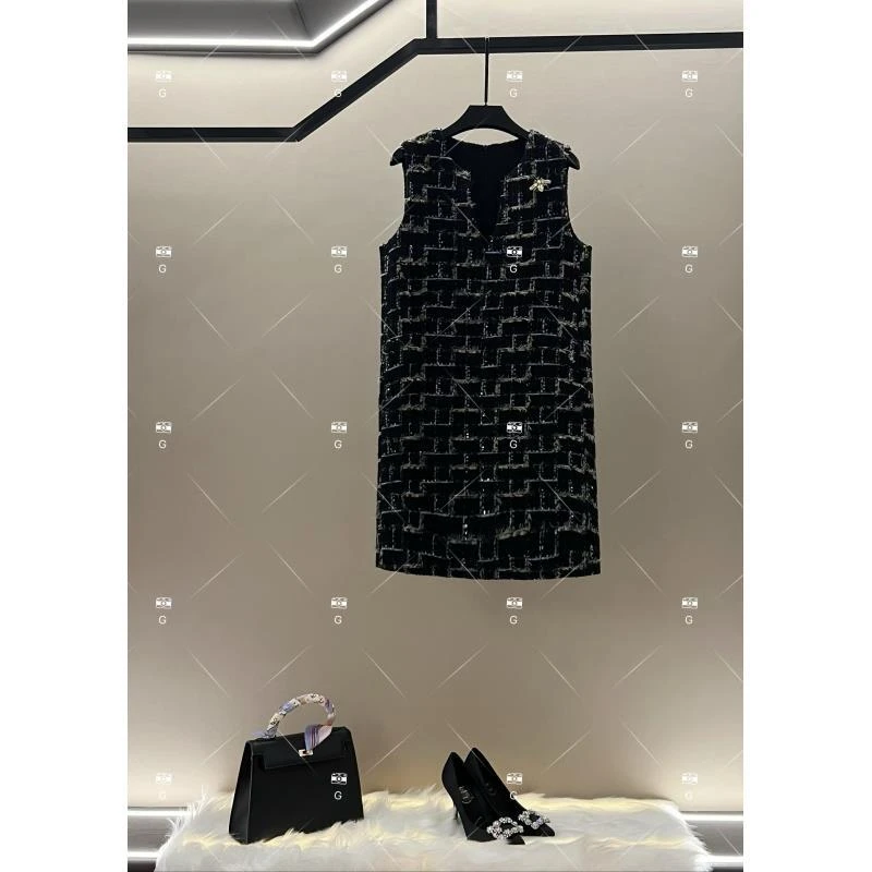 【秀秀】不褪色复古风显瘦默认款式连衣裙女装轻奢秋冬时尚 H-1371