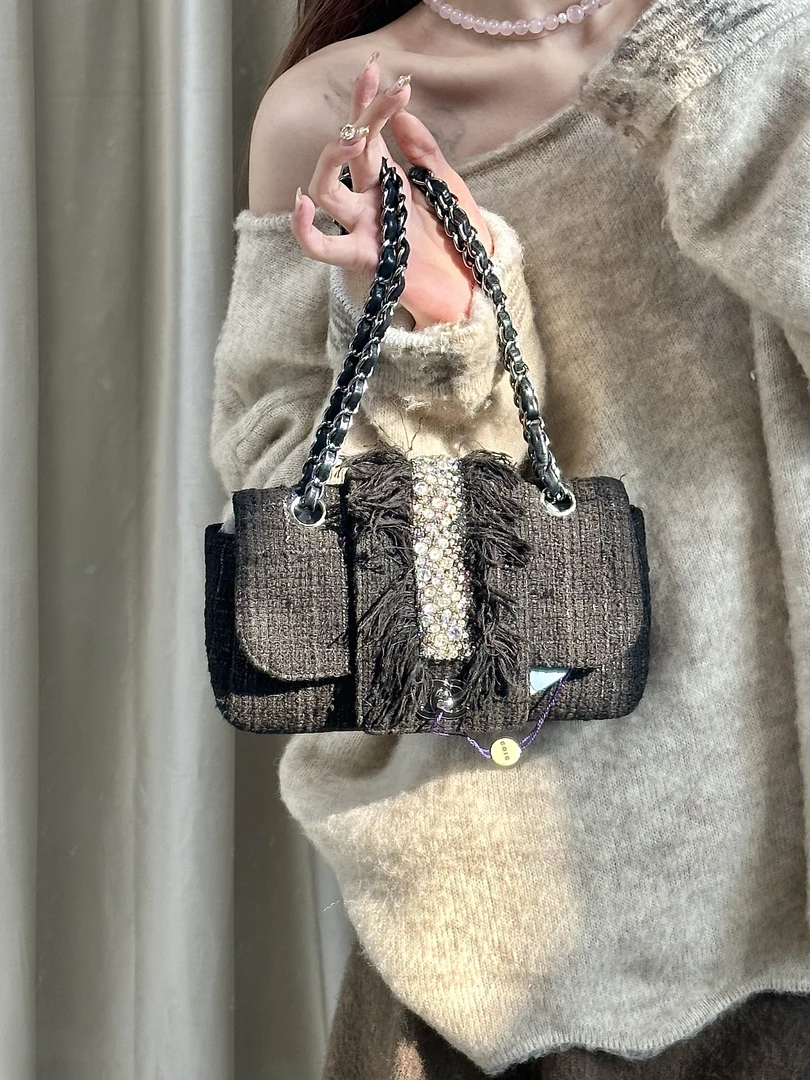 95新 Chanel/香奈儿 chanel 毛呢编织秀款水钻斜挎包