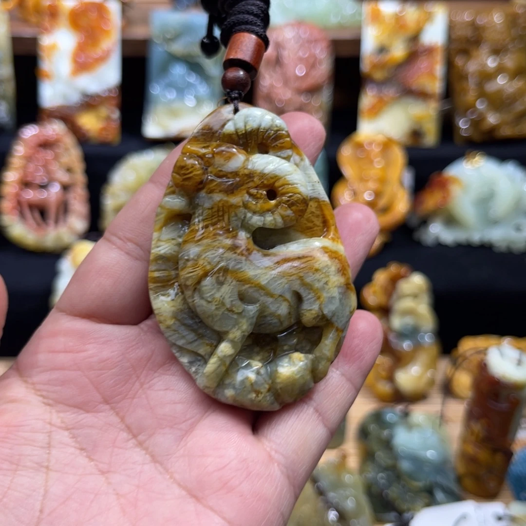 未镶嵌蛇纹石玉颈饰