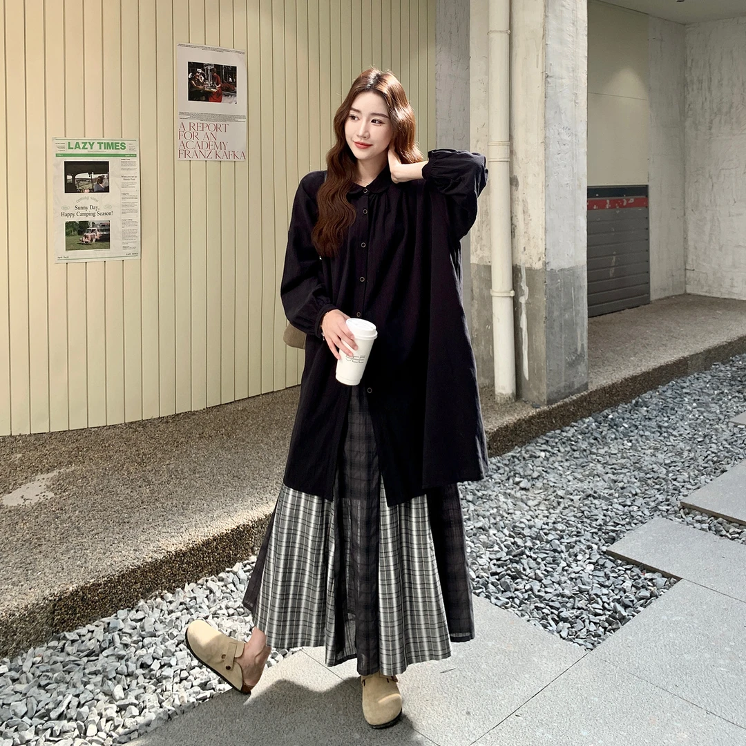 日系艺术感穿搭套装女2025秋季新款黑色衬衫叠穿格子半身裙两件套