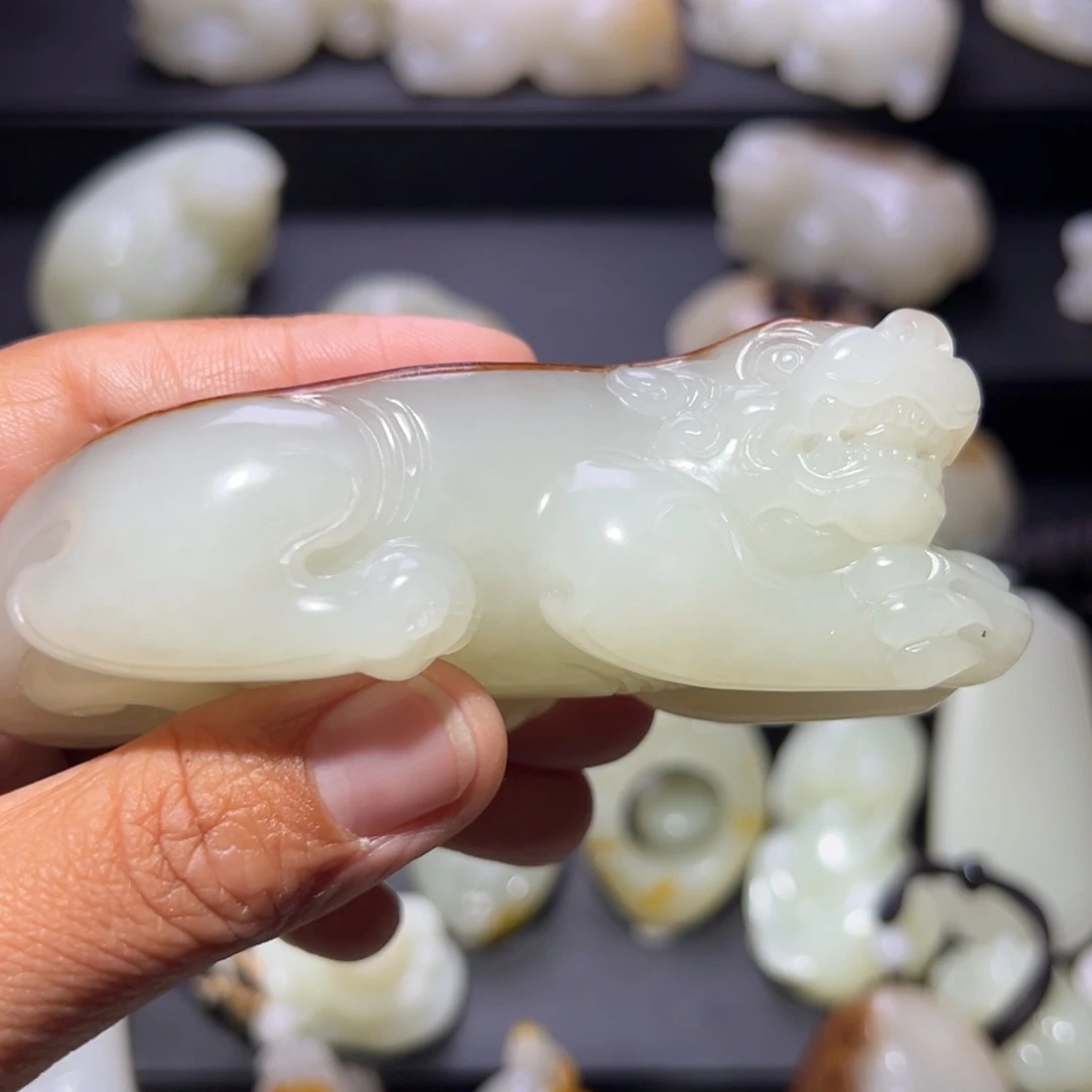 朗***号和田玉未镶嵌颈饰