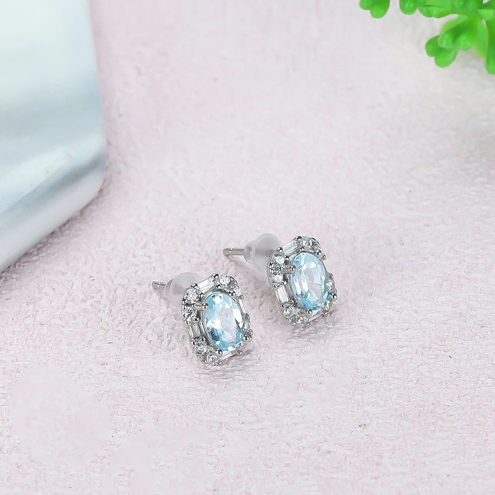 218新疆小别克托帕石碎钻耳钉