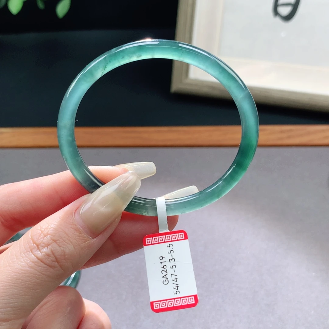 翡翠手镯未镶嵌天然翡翠手镯