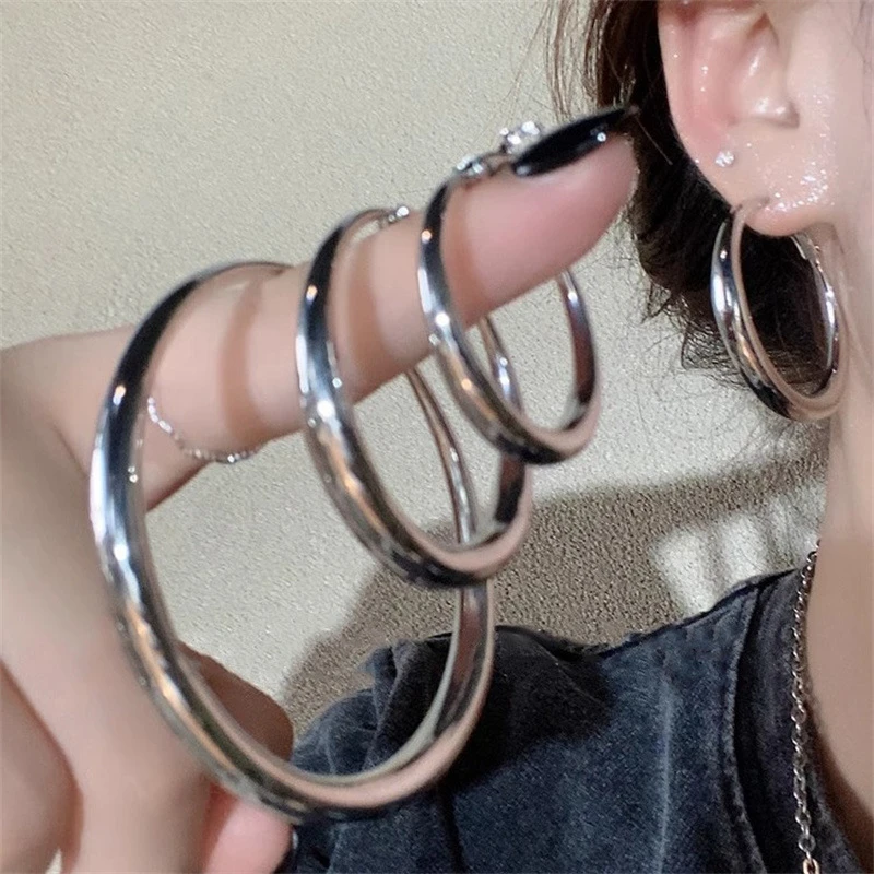 合金无非金属耳饰 银色素圈大耳环气质时尚耳圈小众设计简约耳饰
